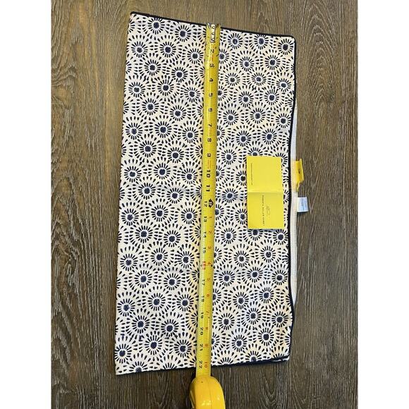NWT Roberta Roller Rabbit Pillow Cover 22x22 100% Cotton White Blue Print - Picture 8 of 9